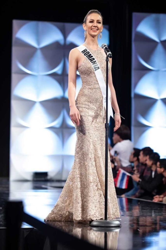 Miss Romania: Dorina Chihaia