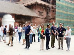 6,000 tourists throng Nepal
